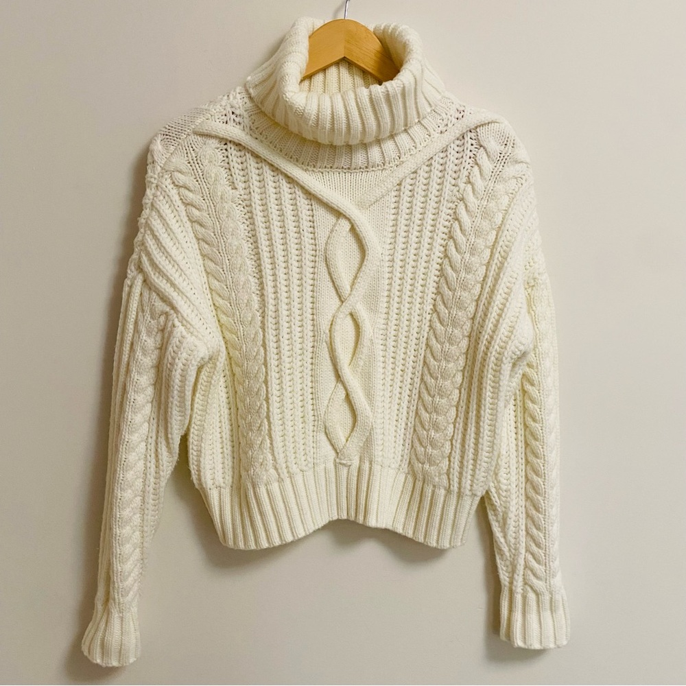 Forever 21 Cream Cable Knit Turtleneck Long Sleeve Sweater SMALL